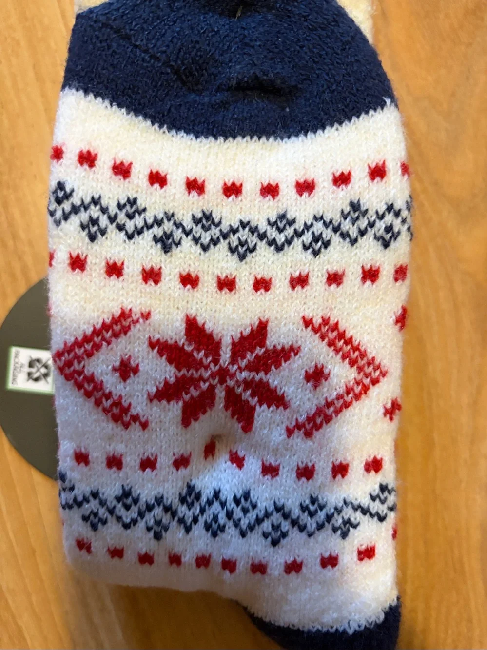 Serra Brand New Ladies Cabin Socks 1 pair fit shoe size 4-10 Snowflake design